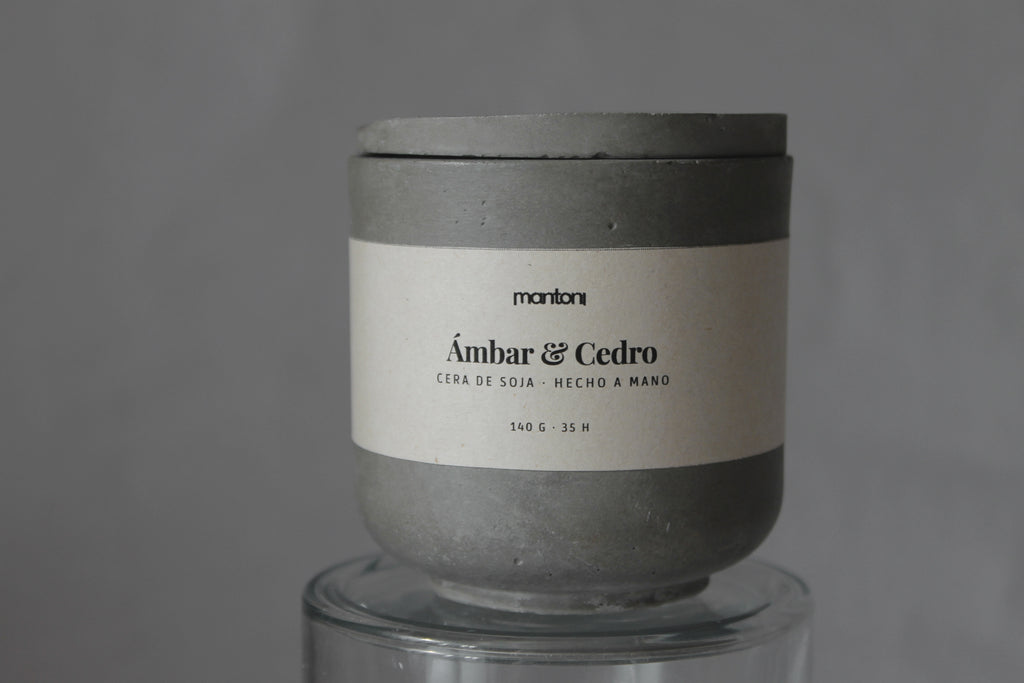 Vela de Ámbar & Cedro