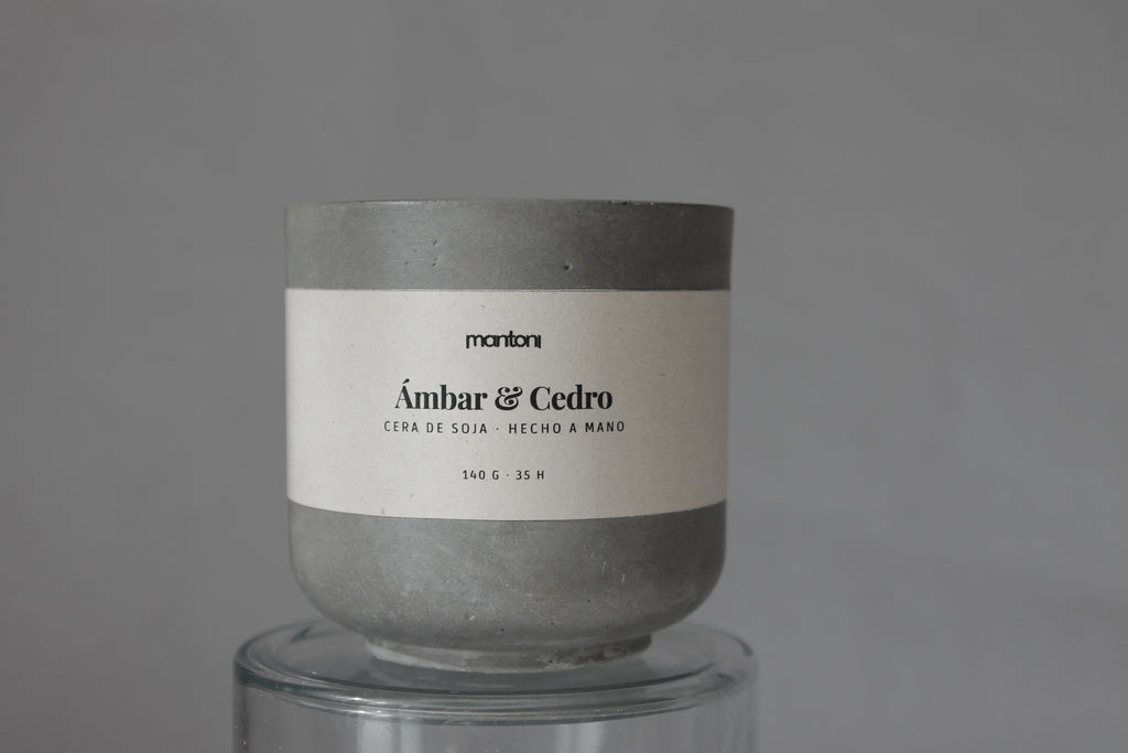 Vela de Ámbar & Cedro